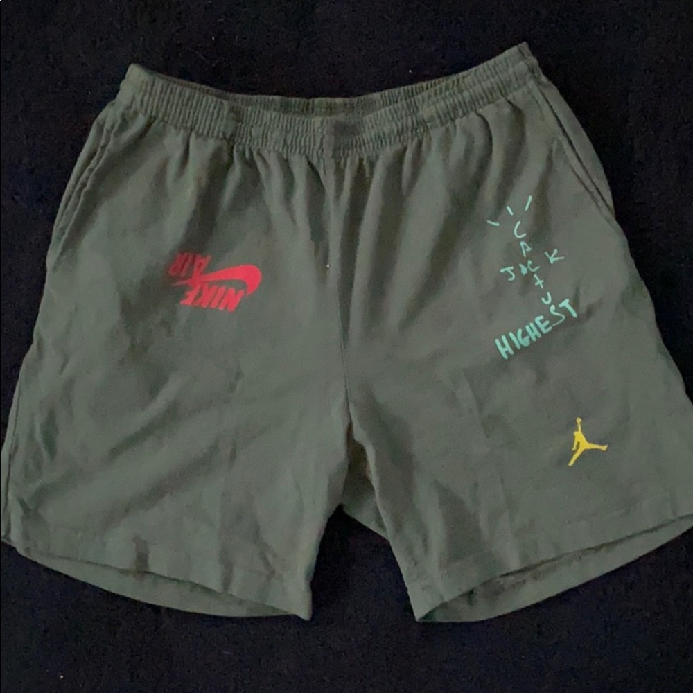 Travis Scott x Jordan // Shorts // M